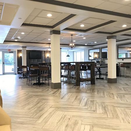 Cresthill Suites Suny University Олбани Экстерьер фото