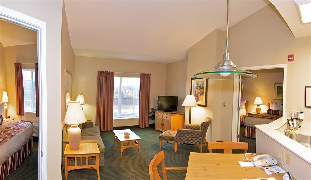 Cresthill Suites Suny University Олбани Экстерьер фото